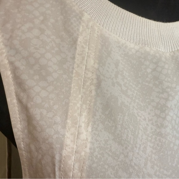 Athleta | White / Tan | Zephyr Print Tank Top | Sz M - Picture 11 of 11